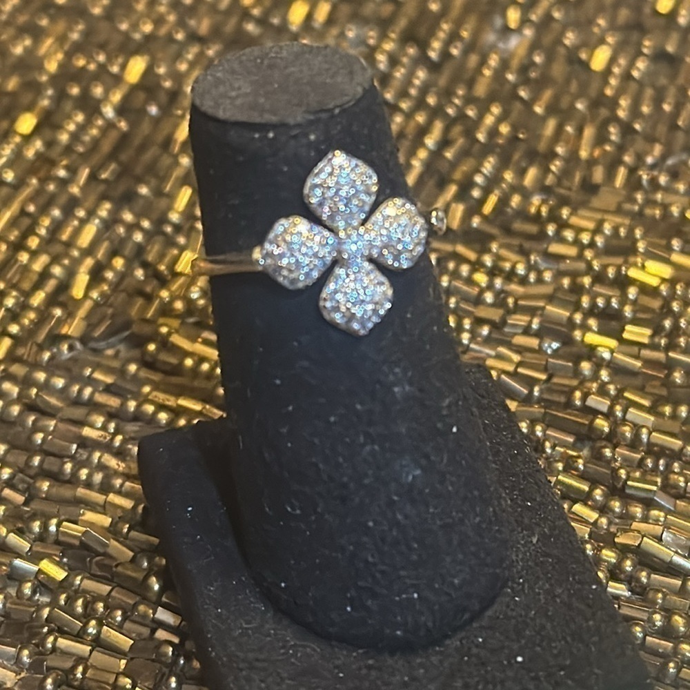 NEW Sparkly flower ring GP over‎ .925 silver